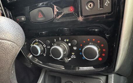 Nissan Terrano III, 2015 год, 1 170 000 рублей, 17 фотография