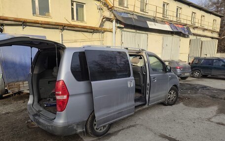 Hyundai H-1 II рестайлинг, 2011 год, 950 000 рублей, 4 фотография