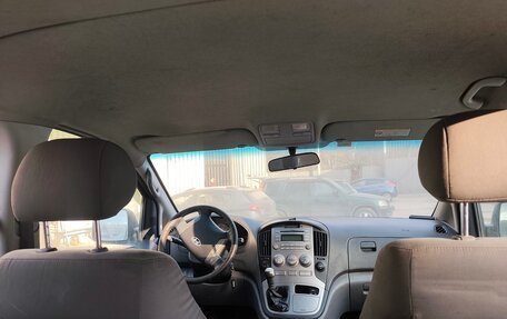 Hyundai H-1 II рестайлинг, 2011 год, 950 000 рублей, 8 фотография