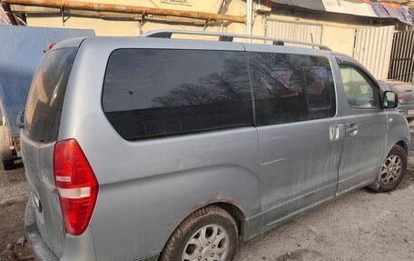 Hyundai H-1 II рестайлинг, 2011 год, 950 000 рублей, 10 фотография