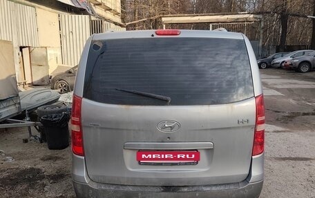 Hyundai H-1 II рестайлинг, 2011 год, 950 000 рублей, 9 фотография