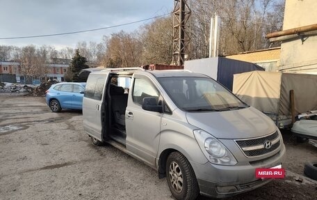 Hyundai H-1 II рестайлинг, 2011 год, 950 000 рублей, 3 фотография