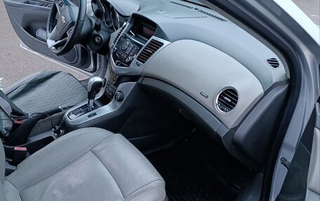 Chevrolet Cruze II, 2009 год, 620 000 рублей, 7 фотография