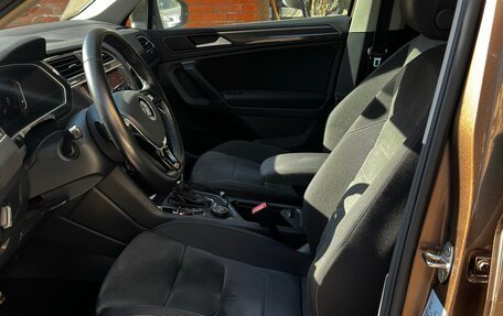 Volkswagen Tiguan II, 2019 год, 2 900 000 рублей, 16 фотография