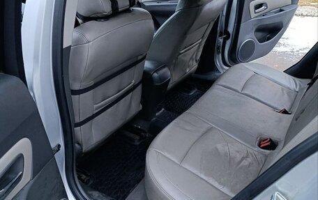 Chevrolet Cruze II, 2009 год, 620 000 рублей, 8 фотография