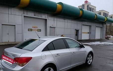 Chevrolet Cruze II, 2009 год, 620 000 рублей, 3 фотография