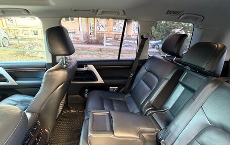 Toyota Land Cruiser 200, 2016 год, 6 200 000 рублей, 3 фотография