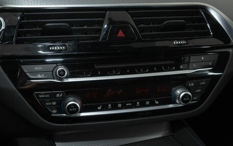 BMW 5 серия, 2018 год, 3 300 000 рублей, 11 фотография