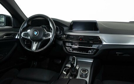 BMW 5 серия, 2018 год, 3 300 000 рублей, 13 фотография