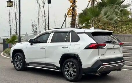 Toyota RAV4, 2025 год, 3 570 000 рублей, 3 фотография