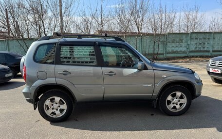 Chevrolet Niva I рестайлинг, 2011 год, 535 000 рублей, 2 фотография