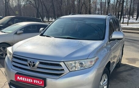 Toyota Highlander III, 2013 год, 2 750 000 рублей, 1 фотография