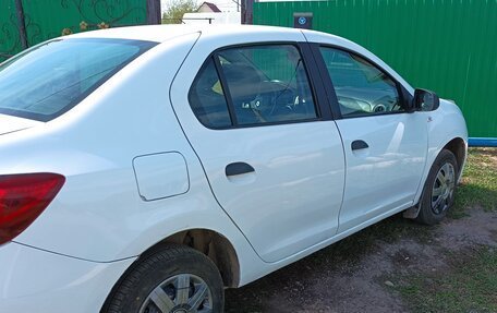 Renault Logan II, 2015 год, 380 000 рублей, 2 фотография