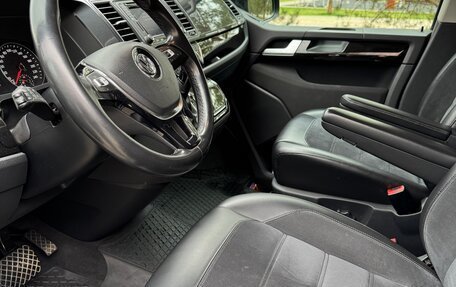 Volkswagen Multivan T6 рестайлинг, 2019 год, 4 600 000 рублей, 6 фотография