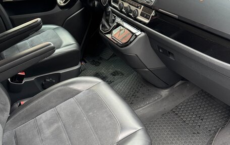 Volkswagen Multivan T6 рестайлинг, 2019 год, 4 600 000 рублей, 7 фотография