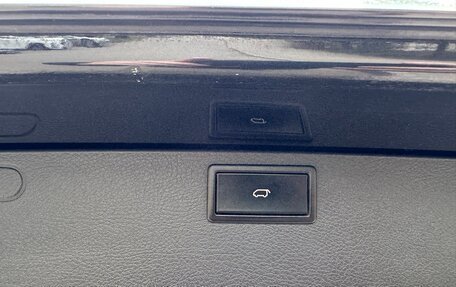 Volkswagen Multivan T6 рестайлинг, 2019 год, 4 600 000 рублей, 17 фотография