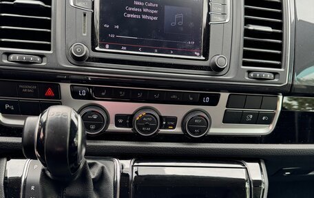 Volkswagen Multivan T6 рестайлинг, 2019 год, 4 600 000 рублей, 9 фотография