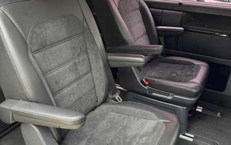 Volkswagen Multivan T6 рестайлинг, 2019 год, 4 600 000 рублей, 11 фотография