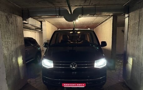 Volkswagen Multivan T6 рестайлинг, 2019 год, 4 600 000 рублей, 21 фотография