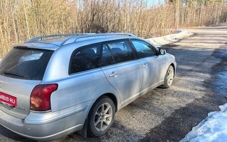 Toyota Avensis III рестайлинг, 2004 год, 550 000 рублей, 4 фотография