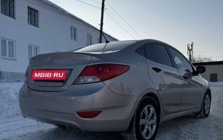 Hyundai Solaris II рестайлинг, 2013 год, 3 фотография