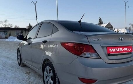 Hyundai Solaris II рестайлинг, 2013 год, 6 фотография