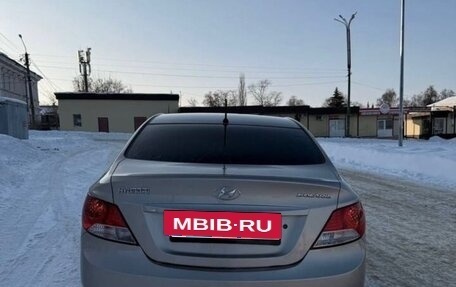 Hyundai Solaris II рестайлинг, 2013 год, 4 фотография