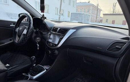 Hyundai Solaris II рестайлинг, 2013 год, 7 фотография