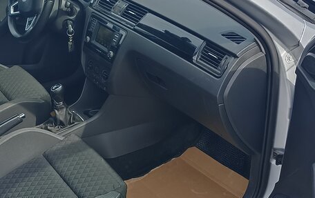 Skoda Rapid I, 2015 год, 1 300 000 рублей, 8 фотография