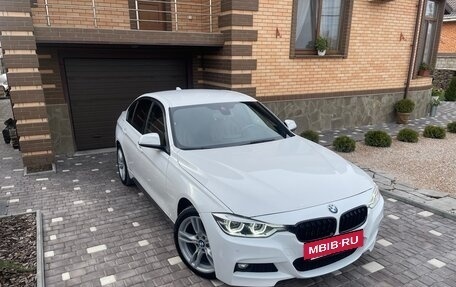 BMW 3 серия, 2017 год, 2 350 000 рублей, 3 фотография