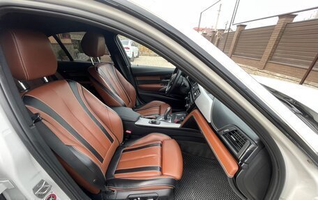 BMW 3 серия, 2017 год, 2 350 000 рублей, 28 фотография