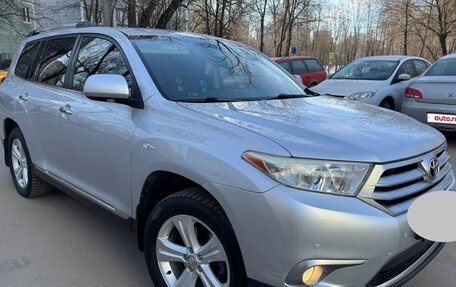 Toyota Highlander III, 2013 год, 2 750 000 рублей, 4 фотография