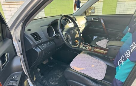 Toyota Highlander III, 2013 год, 2 750 000 рублей, 15 фотография