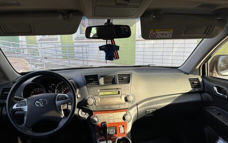 Toyota Highlander III, 2013 год, 2 750 000 рублей, 12 фотография