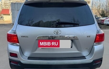 Toyota Highlander III, 2013 год, 2 750 000 рублей, 7 фотография