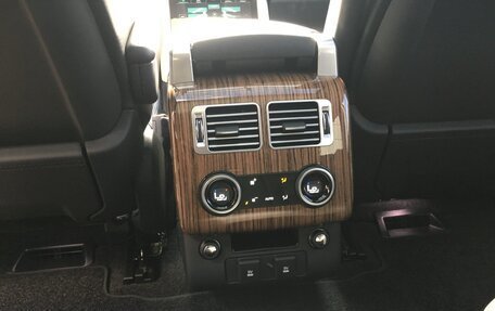 Land Rover Range Rover IV рестайлинг, 2019 год, 11 000 000 рублей, 8 фотография