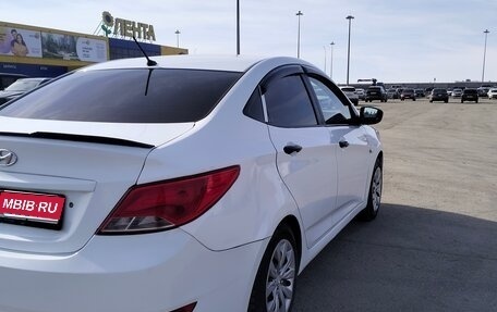 Hyundai Solaris II рестайлинг, 2015 год, 645 000 рублей, 1 фотография