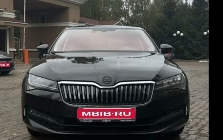 Skoda Superb III рестайлинг, 2021 год, 3 199 000 рублей, 1 фотография