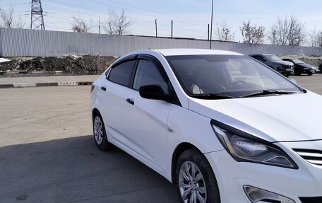Hyundai Solaris II рестайлинг, 2015 год, 645 000 рублей, 4 фотография