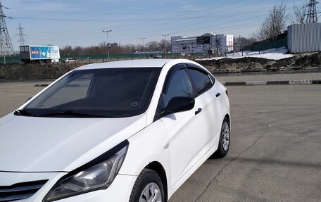 Hyundai Solaris II рестайлинг, 2015 год, 645 000 рублей, 3 фотография