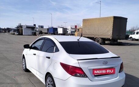 Hyundai Solaris II рестайлинг, 2015 год, 645 000 рублей, 2 фотография