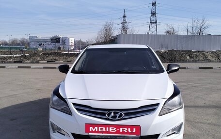 Hyundai Solaris II рестайлинг, 2015 год, 645 000 рублей, 6 фотография