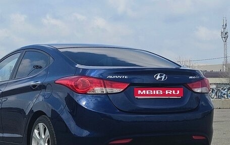 Hyundai Avante, 2011 год, 900 000 рублей, 3 фотография