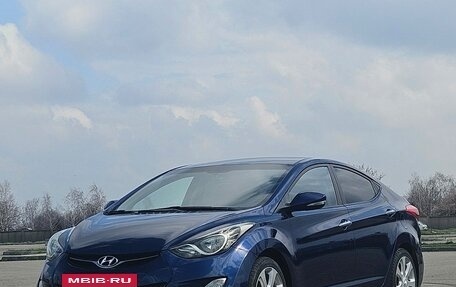 Hyundai Avante, 2011 год, 900 000 рублей, 2 фотография