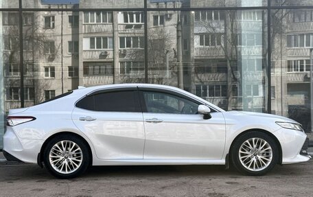 Toyota Camry, 2018 год, 2 900 000 рублей, 4 фотография