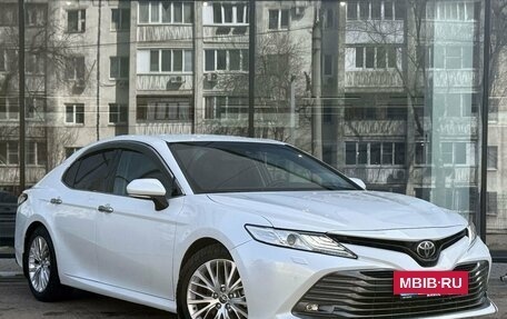 Toyota Camry, 2018 год, 2 900 000 рублей, 3 фотография