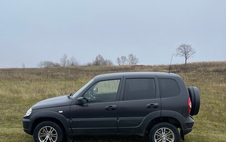 Chevrolet Niva I рестайлинг, 2019 год, 680 000 рублей, 3 фотография