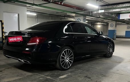 Mercedes-Benz E-Класс, 2019 год, 4 100 000 рублей, 5 фотография