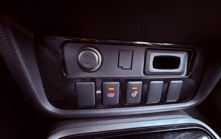 Mitsubishi Outlander III рестайлинг 3, 2018 год, 2 300 000 рублей, 11 фотография