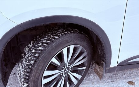 Mitsubishi Outlander III рестайлинг 3, 2018 год, 2 300 000 рублей, 13 фотография